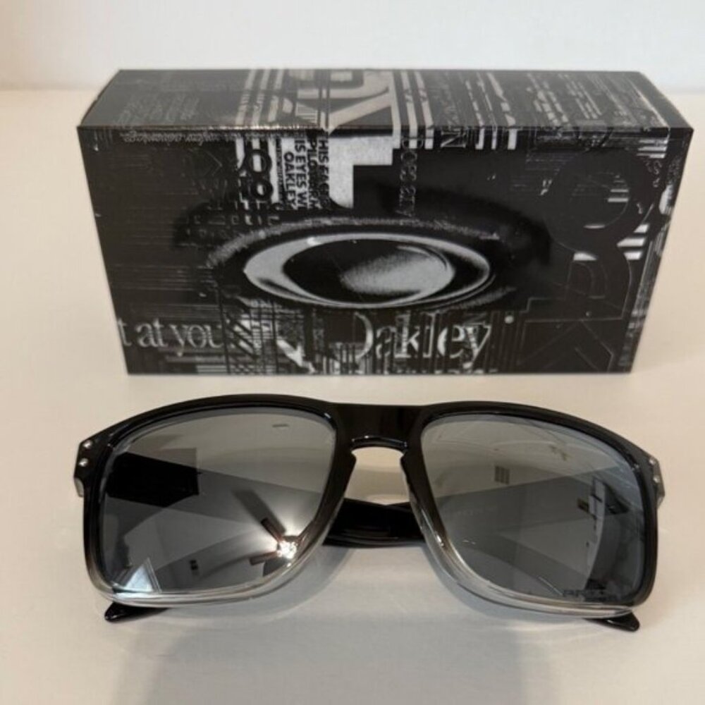 Oakley Holbrook Two Tone Polished Dark Ink Fade 9102 POLARIZED Silver